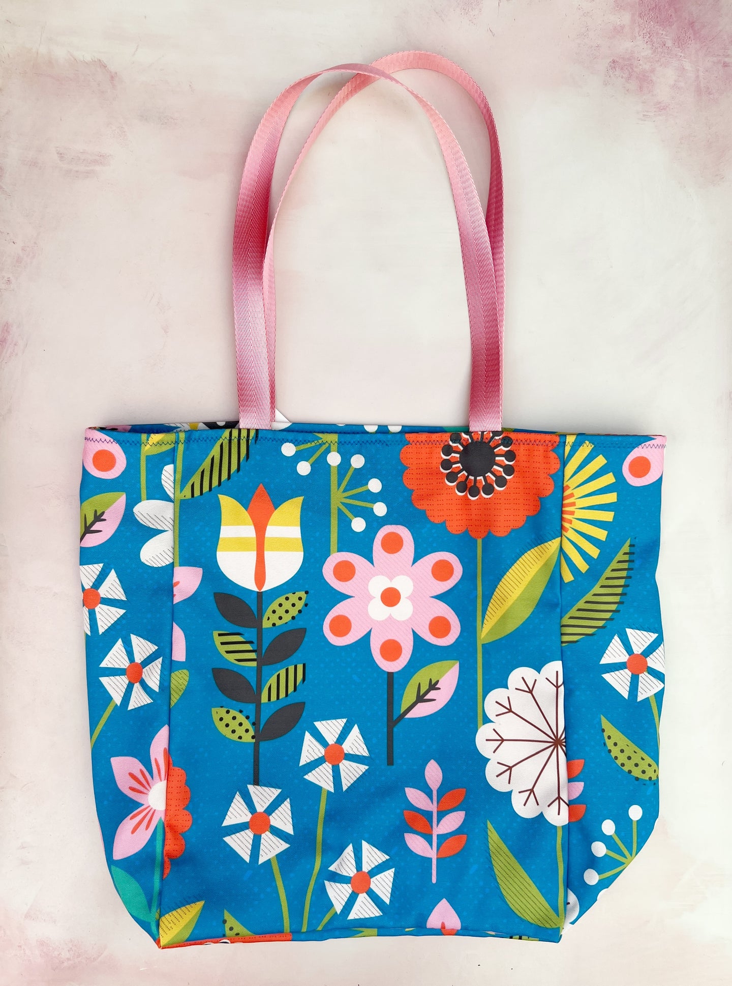 blue floral market bag- pink handles