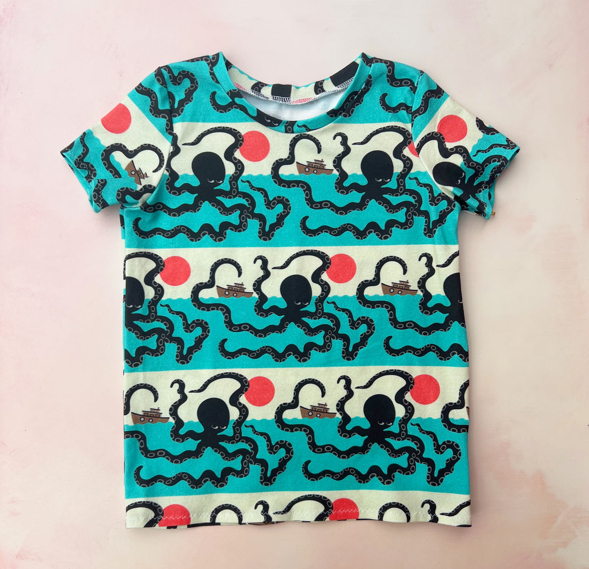 giant octopus tee