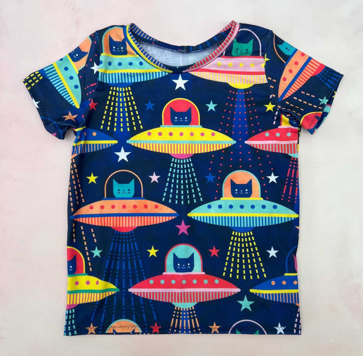 kitty spaceships tee