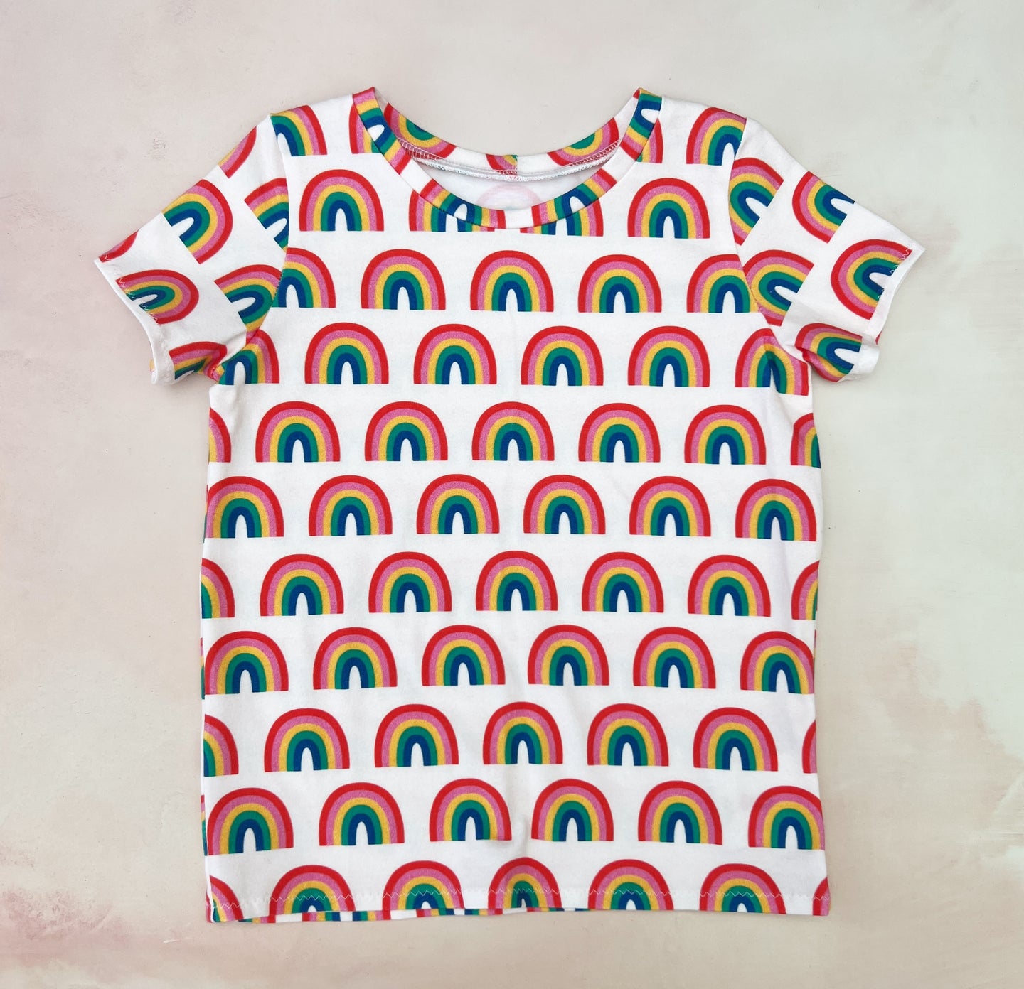 arched rainbows tee