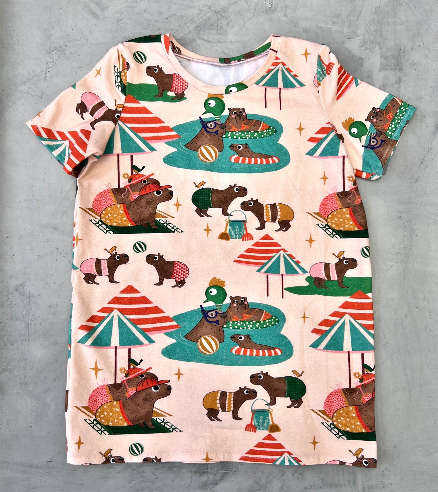 beachy capybara tee