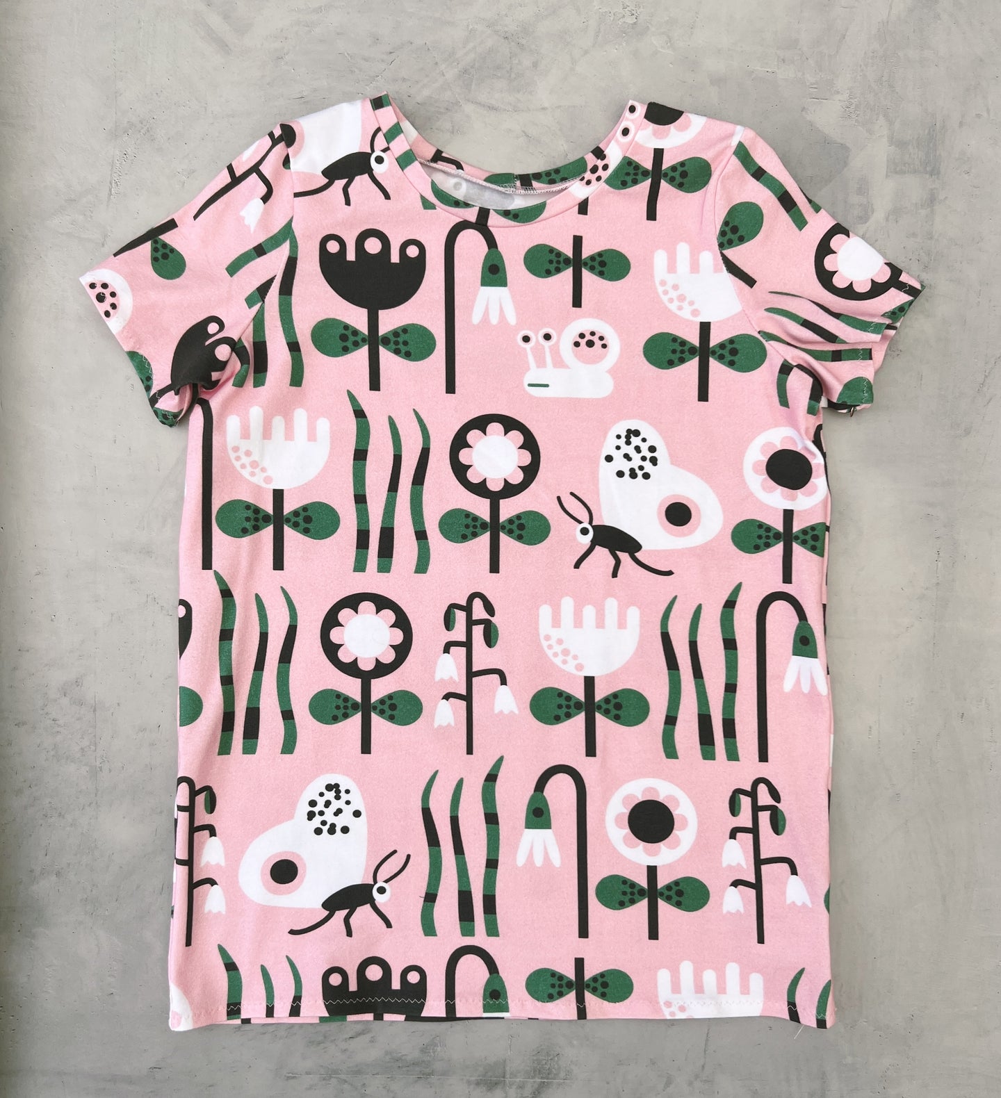 flowers bugs snails tee