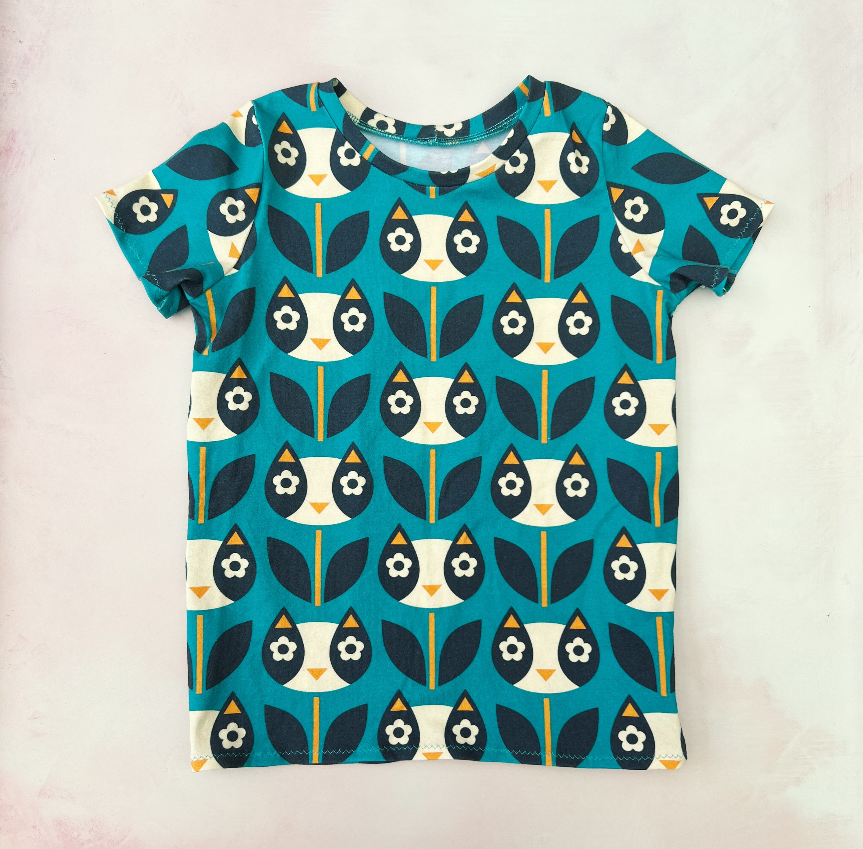 KR cat tulips tee