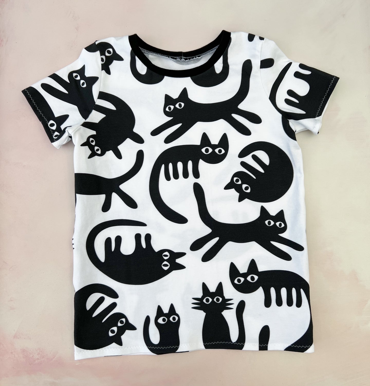 wacky BW kitties tee