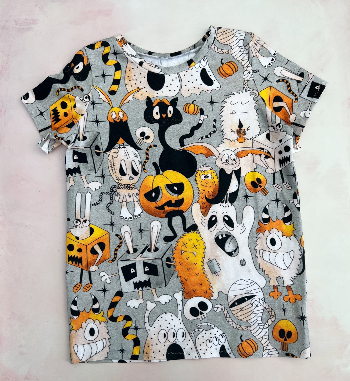 cartoon halloween tee