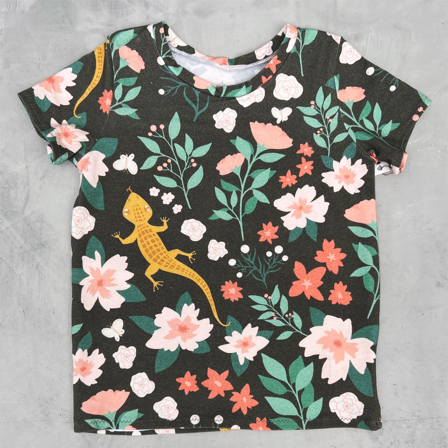 gecko and floral tee